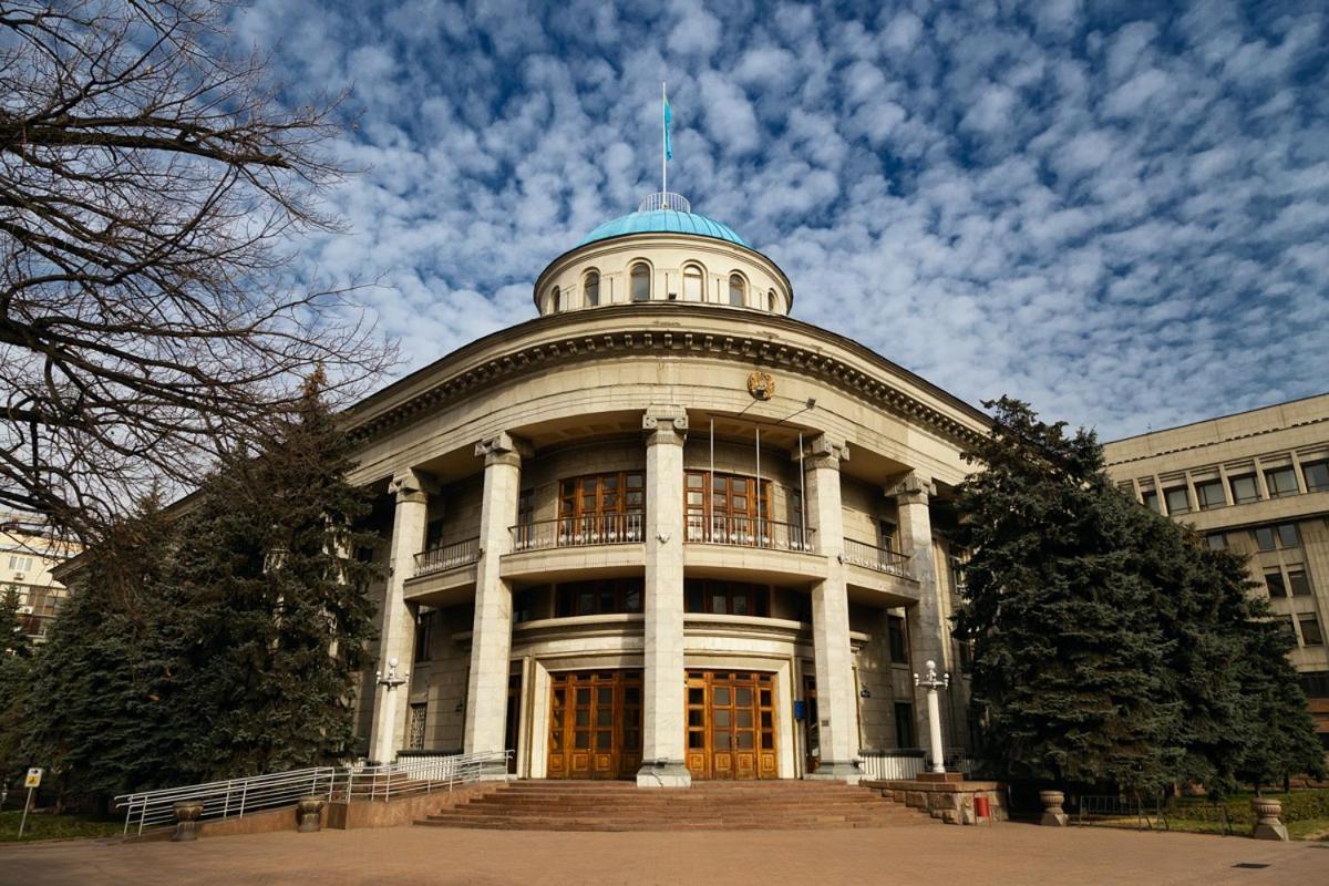 Nadezhda Apartment On Nauryzbay Batyra 37/1 Ałma Ata Zewnętrze zdjęcie