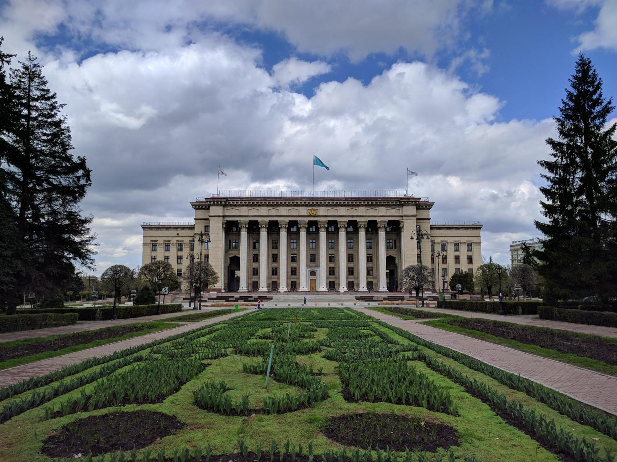 Nadezhda Apartment On Nauryzbay Batyra 37/1 Ałma Ata Zewnętrze zdjęcie